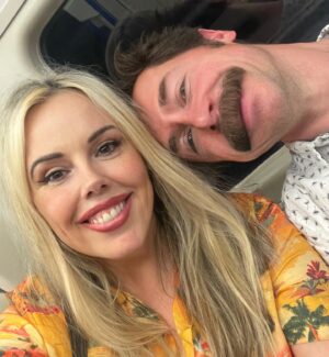 Roisin Conaty Instagram - Some pics from lovely gigs I did -wonderful @alwaysbecomedy this week- Mike Wozniac pose for photo on the tube made us look like that old urban legend about someone dead being propped up to look alive on the northern line. 

Also the brilliant @oldropecomedy last week @comedystorelondon with another incredible bill of heroes