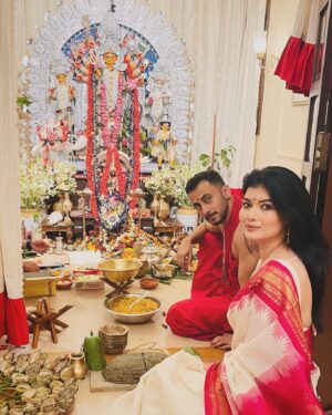 Roja Paromita Dey Instagram - This pujo is a must ♥️ 
@abhijith_chanda 

Ashtami #pujo2023🙏❤️