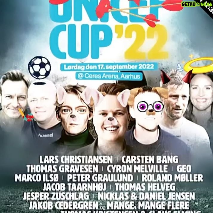 Roland Møller - 1.6K Likes - We did it 💪🏼🤨
We SUCCEEDED in reaching the overall goal – 1 million life-giving vaccines for UNICEF Denmark 👊🏼😘❤️🙏🏼🇩🇰
Å tæløk mæ sejren til TV-vært-landsholdet.
@unicef_dk #unicefcup
PS. Og glem nu ikke engang imellem at nyde et lille ”reje-arrangement” – det er sgu så hyggeligt og gerne i velgørende regi 🥳😎🤩