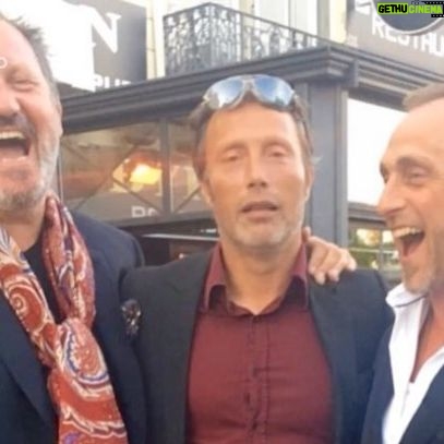 Roland Møller - 1.3K Likes - And It annoys them even more if people like and comment. 😂😂😂😂 👊🏼😘♥️🤷🏼♂️
The best way to cheer Yourself is to try to cheer Someone els up.
“Happiness is a journey not a destination”
"There is no path to happiness; happiness is the path."