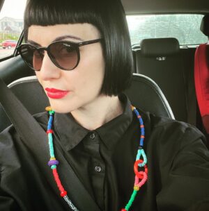 Rolanda Marais Instagram - Lekker nuwe hare deur @vatditkoptoe_hair Dankie Wessel!! Naudé se gunsteling necklace : @voorstadstudio
