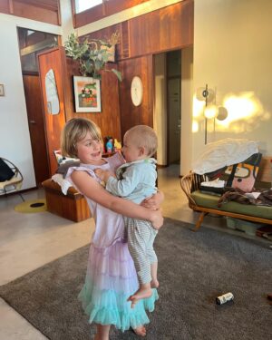 Rolanda Marais Instagram - Charlotte sê gister vir my. 'Raai wat is die beste ding wat nog ooit in my lewe gebeur het......boeta' . My hart . Hy irriteer haar soms grenseloos dat Ek  moet intree tot die punt wat ek hunker na rustiger dae met net een kind,maar die Mannetjie se ongelooflike siel bring soveel lig en vreugde in ons huis.... en dan sê Charlotte ook nog so n lief ding. #siblings #familie