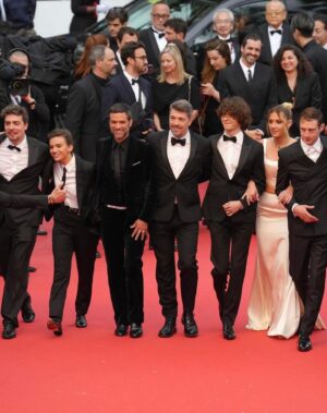 Romain Duris Instagram - Le règne animal 💫 

au @festivaldecannes 

Thomas Cailley 🔥🔥🔥

Bravo !!! 
@paulo_lastic0 @adeleexarchopoulos @tommercierofficial @billie_blain @guyardpierre @andrea_laszlo_de_simone @celine @boucheron
