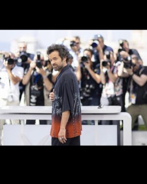 Romain Duris Instagram - Cannes 💫 Coupez ! En salles !! #michelhazanavicius @coupez_lefilm @pan_europeenne