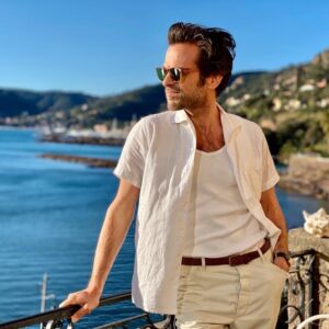 Romain Duris Instagram - La Côte...#bojangles #tournage film de #regisroinsard avec Virginie Efira Gregory Gadebois d’après le roman En attendant Bojangles #curiosa #guillaumeschiffman