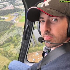 Romain Monti Instagram - Y’avait un peu de monde à la plage ce week-end.

Photo 2: ça se voit que je suis à l’aise dans les airs (c’est faux)

#lemans2024