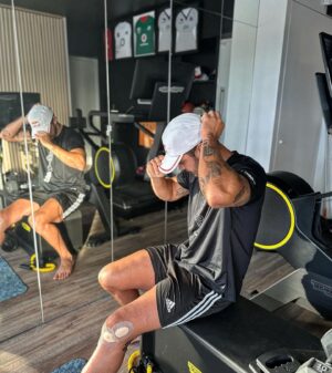 Romain Ntamack Instagram - Home recovery🧘🏽 
j17