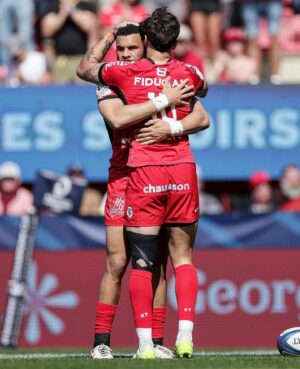 Romain Ntamack Instagram - Une de plus 🔴⚫️