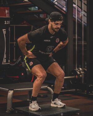 Romain Ntamack Instagram - De passage à la maison 🔴⚫️