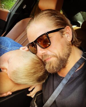 Roman Mayakin Instagram - Когда Хороший Парень выбрал тебя в качестве отца! #маякин #пвж #актер