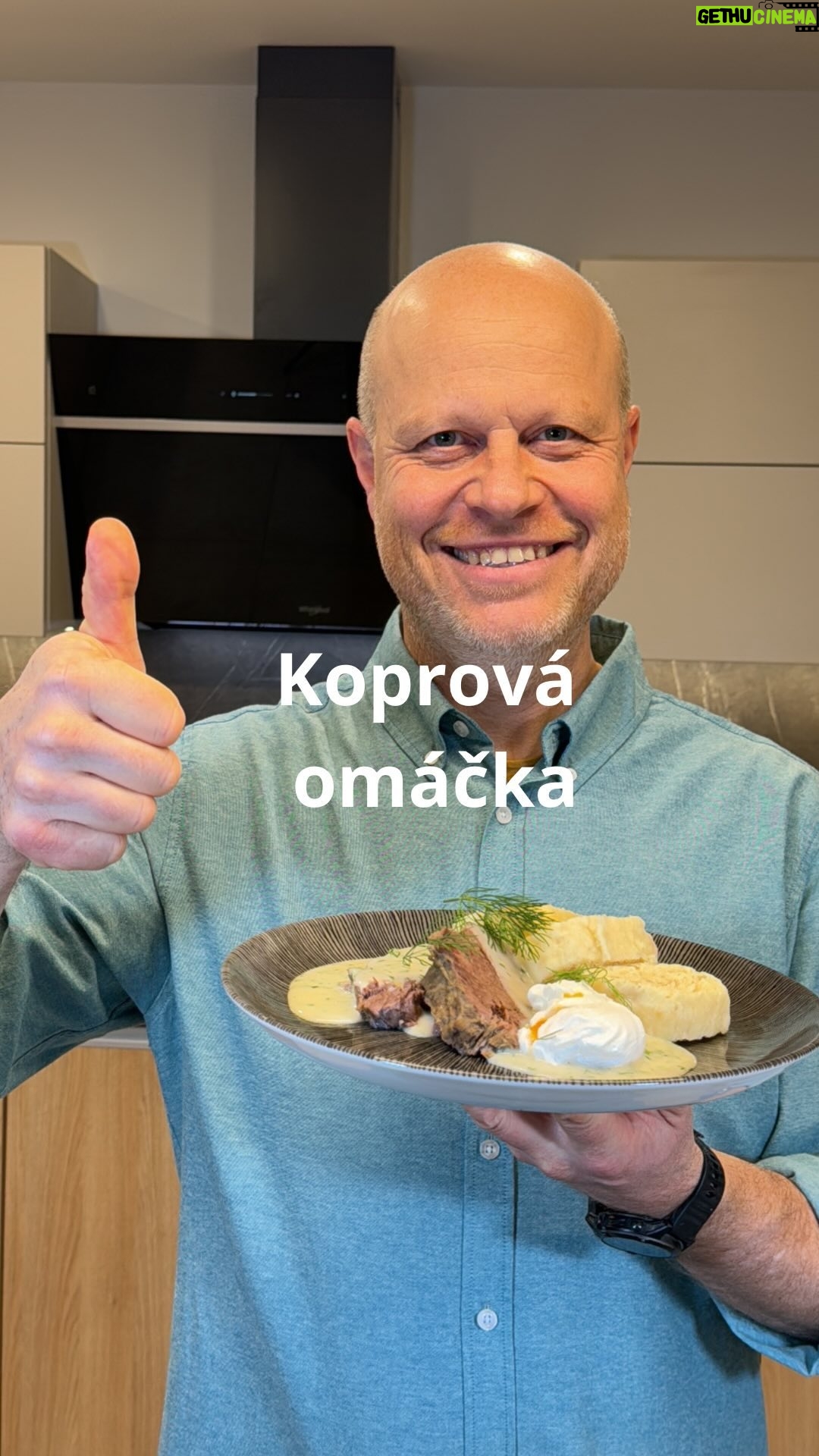 Roman Paulus - 2.5K Likes - RECEPT NA KOPROVOU OMÁČKU
Máte rádi koprovku? Voňavou po kopru, jemnou po smetaně, hmmmmm….. Já ji mám rád moc! Připravte si se mnou úžasnou krémovou koprovku a uvidíte, že Vám strávníci budou nejen děkovat, ale i vylizovat talíře. A i vy si jí zamilujete 😊.
Koprová omáčka se nejčastěji podává s knedlíkem, na který si ukážeme recept už zítra.
Kterou omáčku doma připravujete nejčastěji? Je to svíčková, rajská nebo jiná? Dejte mi vědět do komentáře a nezapomeňte mě sledovat pro více skvělých receptů a triků do kuchyně.
Co budete potřebovat?
Na vývar
3 l vody
80 g celeru
1 × petržel
1 × mrkev
5 × kuliček nového koření
3 × bobkové listy
10 × kuliček černého pepře
2 × cibule
1 kg falešné hovězí svíčkové
Na omáčku
sůl a pepř
100 g másla
30 g hladké mouky
Rostlinný olej
100 ml plnotučného mléka
2 × lžíce krupicového cukru
ocet
250 ml čerstvé smetany (33 % tuku)
1 × hrst čerstvého kopru
4 × vejce „M“
Jak budete postupovat?
Vaření masa a vývaru na omáčku
Do hrnce připravíme vodu, přidáme očištěný celer, mrkev a petržel, nové koření, bobkový list, celý černý pepř, cibuli. Přivedeme k varu. Přidáme maso a vaříme doměkka asi hodinu a půl. Vařené maso dáme stranou a vývar vycedíme.
Omáčka
V pánvi rozpustíme máslo, přidáme hladkou mouku a necháme zpěnit. Jíšku dáme stranou a necháme vychladnout. Jednu cibuli nakrájíme nadrobno a na lžíci sádla orestujeme dosklovata.
Studenou jíšku zalijeme 100 ml vroucího vývaru, důkladně rozmícháme do zhoustnutí, přidáme ještě asi 400 ml vývaru, cukr, trochu octa a provaříme 15-20 minut.
Provařenou omáčku zjemníme smetanou, můžeme přidat lžíci másla a dochutíme čerstvým sekaným koprem, solí, cukrem a octem.
Servírujeme s plátky hovězího masa, houskovým knedlíkem a pošírovaným vajíčkem. Ozdobíme větvičkami čerstvého kopru.
Na recept na skvělý houskový knedlík se můžete těšit už zítra!
Dobrou chuť!
#recepty #recept #tradicne #tradicni #kopr #koprovaomacka #koprovka #knedliky #jidlojezaklad #jidlonaprvnimmiste #jidlo #obed #vecere #dnesjim #dnesjem #sefkuchar #romanpaulus #romanpauluschef