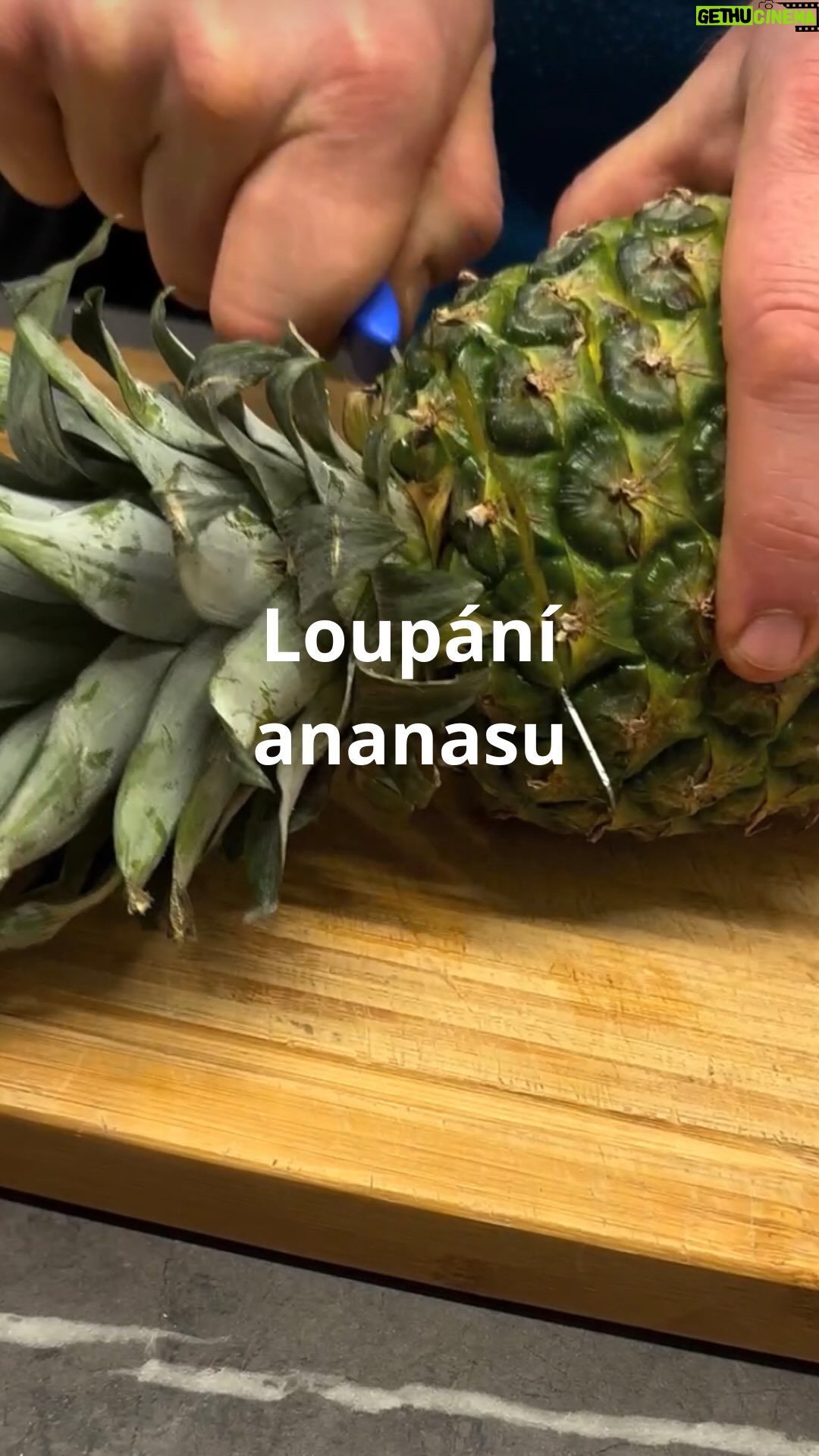 Roman Paulus - 5.3K Likes - Dnes Vám ukážu trik jak rychle a hezky oloupat ananas. Je to jednoduché, schválně vyzkoušejte!
Ananas je dobrý na trávení, takže po “vánočních oslavách” Vám určitě přijde vhod.
#vanoce #vanoce2023 #ananas #trik #tip
#sefkuchar #romanpauluschef #romanpaulus