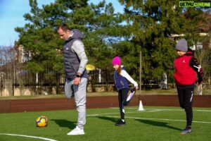 Roman Shirokov Instagram - Провели утреннюю зарядку#живуспортомдома#живуспортом#спортивноеподмосковье