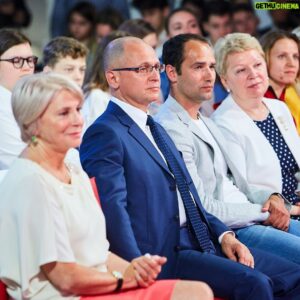 Roman Shirokov Instagram - Провели открытый урок для школьников в проекте #проектория2018 #волонтеры #добрые #дела