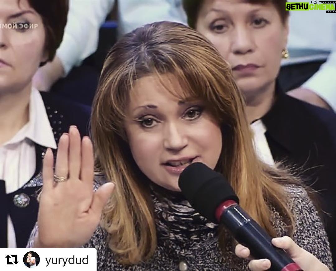 Roman Shirokov - 4K Likes - #Repost @yurydud (@get_repost)
・・・
Примерно час назад мне нужно было подняться на сцену и что-то сказать. Поскольку этого более или менее никто не слышал, позволю себе продублировать здесь.
Так вышло, что последние сутки я провел, много смотря телевизор. Ну вы в курсе, Россию оставили без Олимпиады, и отряд штатных патриотов запустил истерику: ехать под нейтральным флагом нельзя, это унижение, это позор.
А я думаю, что позор - это то, кто и как руководит русским спортом последние годы, и я сейчас имею в виду не только Виталия Мутко, но и тех, кто нанимал его на работу. Позор - как освещают наши проблемы - хоть спортивные, хоть любые другие - в 99 процентах русских медиа. Позор - жить мечтой когда-нибудь оказаться во власти, а когда она наконец исполнилась, говорить на всех каналах о том, как нас уничтожает Запад, но с удовольствием увозить туда свои семьи на ПМЖ.
А вот жить мечтой об Олимпийских Играх и ехать туда несмотря ни на что - это не позор. Это верность ремеслу, это амбиции, это готовность к конкурентной борьбе. То есть то, чего так сильно не хватает сейчас России - моей родной и любимой стране.
Поэтому с этой сцены я хочу сказать ровно две вещи:
1. За любого русского спортсмена, который поедет в Корею, я буду болеть еще сильнее, чем раньше. Потому что Россия - это не флаг, не гимн и даже не Путин. Россия - это прекрасные люди, которые у нас живут. И лишать этих людей мечты - преступно и тупорыло.
2. Все небольшое внимание, к-е выпало мне за эту премию, я хотел бы передать Иоланде Чен. Это невероятная спортсменка, комментатор и леди, которая вчера днем пришла в эфир Первого канала, попала там в котел самых честных, самых патриотичных мужчин России, но не растерялась и в довольно неравном бою изложила примерно то, что я только что за ней повторил. Иоланда, вы прекрасны.
Спасибо.