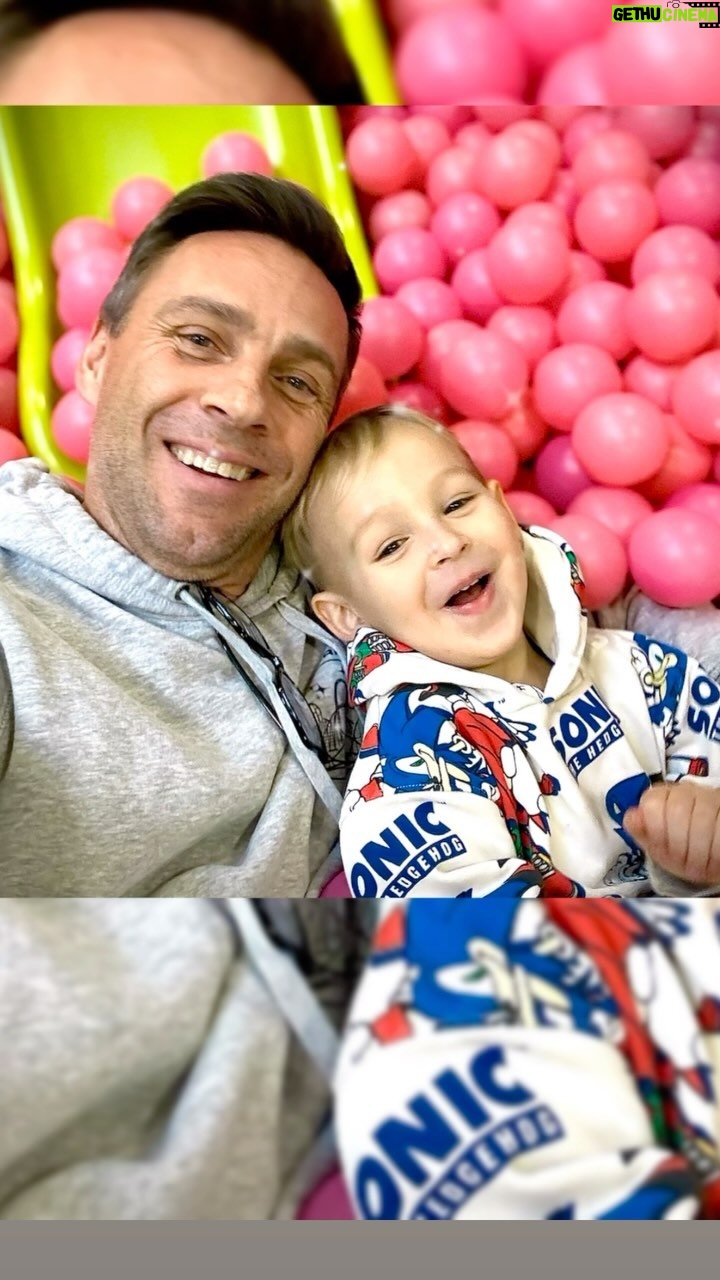 Roman Vojtek - 366 Likes - Dnešní pánská jízda v Metropoli Zličín… aneb… šli jsme koupit něco na sebe a vyhrála zmrzlina, Bambule a Dětský koutek 🤣 Ale vůbec nám to neva 🙏 @metropolezlicin #fatherandson #nakupy #spolu