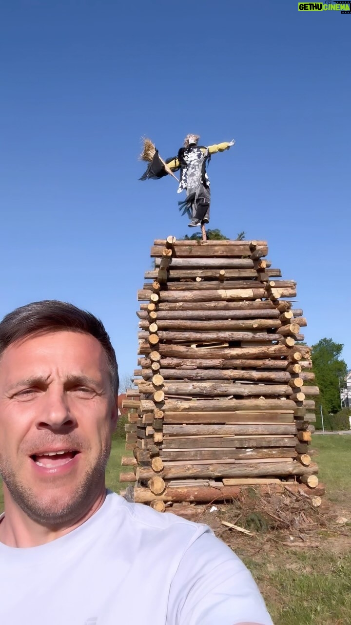 Roman Vojtek - 851 Likes - Kdo z vás to má ? 🧙🏻🧙♀️🧙♂️😜 U nás ve @volnocasovy_areal_ritka 5 m 1 cm 🤪 Tak krásné Čarodky všém 👋👋👋 #carodejnice