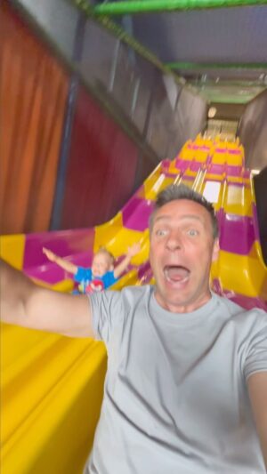 Roman Vojtek Instagram - Tak tohle jsem fákt nečekal 🤣 Ale Náťa chtěl zase a zase… Díky 👍 @tobogafantasy #fatherandson
