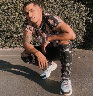 Rome Flynn Instagram - amante 
•
@novamen fashionovamen