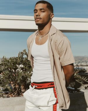 Rome Flynn Instagram - Qué bolaaa mami🤴🏾 
•
•
@novamen fashionovapartner