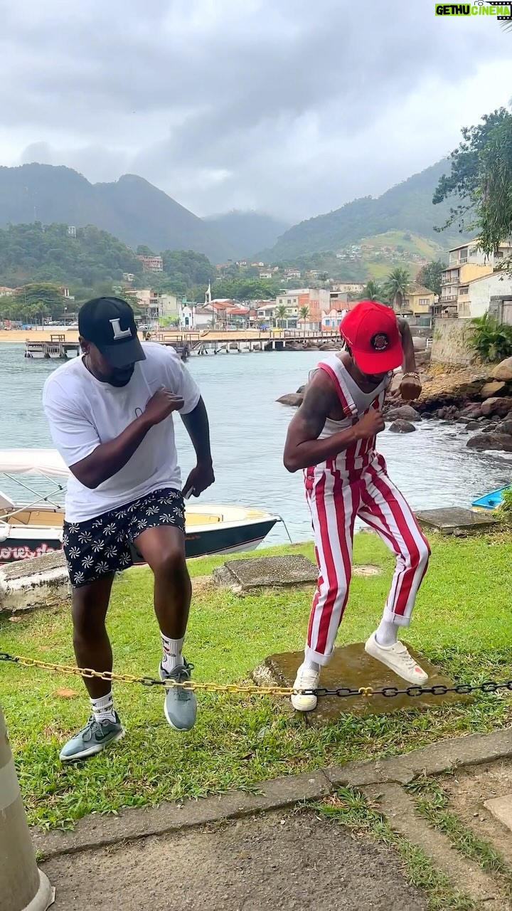 Rome Green Jr. - 1K Likes - Grateful and Blessed to have our 5th @trovatrip in the books 🙌🏾. All our guides and groups have been amazing but here’s a small recap of our Brazil 🇧🇷 trip cause you know how we do, when we’re out the country.
S/o to @freespiritofferings hyping us up behind the camera 😂🙏🏾
Would y’all travel and dance around the world with us?