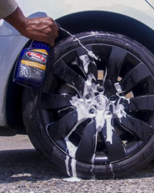 Rome Green Jr. Instagram - Stay clean and never get tired with
@blackmagicshine #Ad #BlackMagicShine #takeprideinyourride