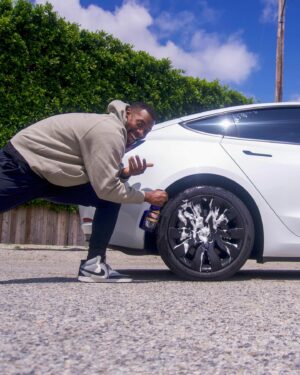 Rome Green Jr. Instagram - Stay clean and never get tired with
@blackmagicshine #Ad #BlackMagicShine #takeprideinyourride