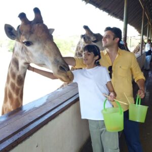 Romit Raj Instagram - "Best Father in the World"-Reha 
#fathersday #father #fatherdaughter #RomiitRaaj #RehStories