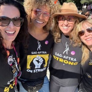 Romy Rosemont Instagram - Fierce women fighting the good fight!  One day longer one day stronger!  Let finish this! @jackiemontreal @therealbrookesmith @realkathleenw @joannagoing @marycmccormack @marthaplimpton @thejustchad