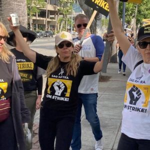 Romy Rosemont Instagram - Fierce women fighting the good fight!  One day longer one day stronger!  Let finish this! @jackiemontreal @therealbrookesmith @realkathleenw @joannagoing @marycmccormack @marthaplimpton @thejustchad