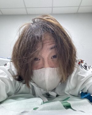 Ronald Cheng Instagram - 做完全衝擊波癲佬一樣，用唔到 Face ID 開電話📱