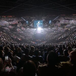 Ronald Cheng Instagram - 多謝六晚過嚟支持我嘅大家！我知自己事，中咗covid的確係好影響我嘅發揮。但肯定嘅係，我已經盡咗最大嘅努力去唱歌俾大家聽。今次自己主辦演唱會經歷咗好多個第一次，孭多咗責任，自不然要多啲落手落腳做。當初真係一邊做一邊驚。話晒以前都冇做過四面台，又未開過六場咁多。而且好多人已經唔係香港，真係驚冇咁多人想睇我。最後發現，好多人都話要搶飛，去到最後一日都仲有人問我有冇飛。最估唔到嘅係，原來去到我呢個年紀，仲會多咗好多年紀小小嘅歌迷。
另外值得高興嘅係，我成功挑戰咗連我後生時都冇挑戰過嘅連唱四場！而我都做到啦！所以實在太多人要多謝！好希望你哋都喜歡個show，亦希望我哋以後有幸再搞演唱會！冇你哋，個Show唔會做得成！

主辦機構：機動娛樂、光尚娛樂、森立演藝
優先訂購：CITI Bank
全力支持：滴露、Nikon、佳寶、Comestore
出品人及監製：鄭中基
執行監製及藝人管理：湘湘@機動娛樂
演唱會統籌及藝人管理： Stephanie @機動娛樂
演唱會宣傳：Light Hub
導演：rabbit@ptu/ kin@ptu
導演助理：Yabbi/ Kiu
音樂總監：Joey Tang
舞蹈總監：Yiu@IDS
監聽混音師：歐丁玉
樂隊成員：Band leader & Guitar - Joey Tang / Guitar - Andrew Cheung / Keyboard - Dennie Wong / Keyboard - Wai Leung / Bass - Kit Ho / Drums - KB / Cello - Rebecca / Chorus   Percussion - Patrick Lui / Chorus   Programmer - Pam Chung /  Roadie - Kirk Wong
Dancers：Elaine Wong /  Rita Lai / Iris / Luxi / Hebe Ho / Keisha / ManC / Wenjai / Egg Tsang / Po Hon / Zoe / Jolin
工程統籌：何成業
舞台設計：小蕉  邵偉敏
燈光設計：Cheung Yat Lung/ Ho See Dee/ Wong Yin Wa/ Cha Chi Fung/ @ Team Spark
鐳射設計：夏振捷
鐳射執行：夏振捷/陳奕勳
音響設計：Tsang Hin Yan
舞台監聽：阿鏗
視覺統籌：斯潔/甦粹音像藝術
視覺設計：斯潔/許晏慈/林昀嬋/陳紫蘋/李沛縈/尼可/甦粹音像藝術
視覺執行：Li Ming
舞台經理：Chan Ka Lok / Law Ho Nam / Li Ka Kuen / Kwok Yui Kong / Wong Chi Hung
後台統籌：168 production
行政經理：Judy Ho
舞台機械工程：鼎澤舞台製作有限公司
燈光音響工程：興明亞洲工程有限公司
視像器材：In Technical Productions Ltd. 
舞台激光： Mega Laser Asia Productions Ltd. 
舞台特別效果：Stage Tech Ltd. 
攝像工程：One Cool Jibsson Video Productions Ltd. 
舞台台面工程：迪高美術製作
造型指導：文念中
演唱會服裝製作：Chloe Lam
服裝助理：Merin Law pak mei 
造型師：Eddy Chu 
服裝管理：Liu Ka keung Donny / Lui Fung
藝人髮型設計：Horace Tse 
藝人化妝：Henry Li
舞蹈員髮型及化妝：MakeUp Forever 
海報項目策劃：HKV Limited
保險顧問：連炎輝、夏竹欣
Photographer：Catherine Lo
演唱會花絮：Jacky Wong, 九虎,采微, Woody
統籌助理：Natalie Law 
演唱會周邊製作及設計：Stephanie@機動, Chucky Kom, Niro Chan, Kaming Lau
演唱會周邊小幫手：Esther Kwok, Wong Wai, Harry Loo, Giggs, Ashley Tsui, J Sze To, Ling Zee, Cool Chan, Makaay Lam,  Cherub Kom Cheung Luen, Joey Ting, Leonardo Chan, Nam, Eve Kom
生命力補及站：Subtle Island
特別鳴謝：周恩恩、小霖、Rafael Mendonca、吳燦森、Eleanor Cheung Clement Leung、Wade、Edwin、米奇、阿杰、超酸、何求

最後我唔會忘記多謝尾場嘉賓古天樂先生，又肯講咁多嘢又肯唱男朋友，仲叫埋Gigi、193、肥仔、子彤、Locker同Jocelyn 上台撐我，真係俾足面，多謝你！係搞到你哋周地坐，唔好意思招呼唔到。
最最後，花咗幾日時間瞓飽食飽，精神返好多，又係時候開始準備台北小巨蛋嘅生日演唱會啦，到時見！
#fragmentsofwonder #fragmentsofwonder鄭中基世界巡迴演唱會2024