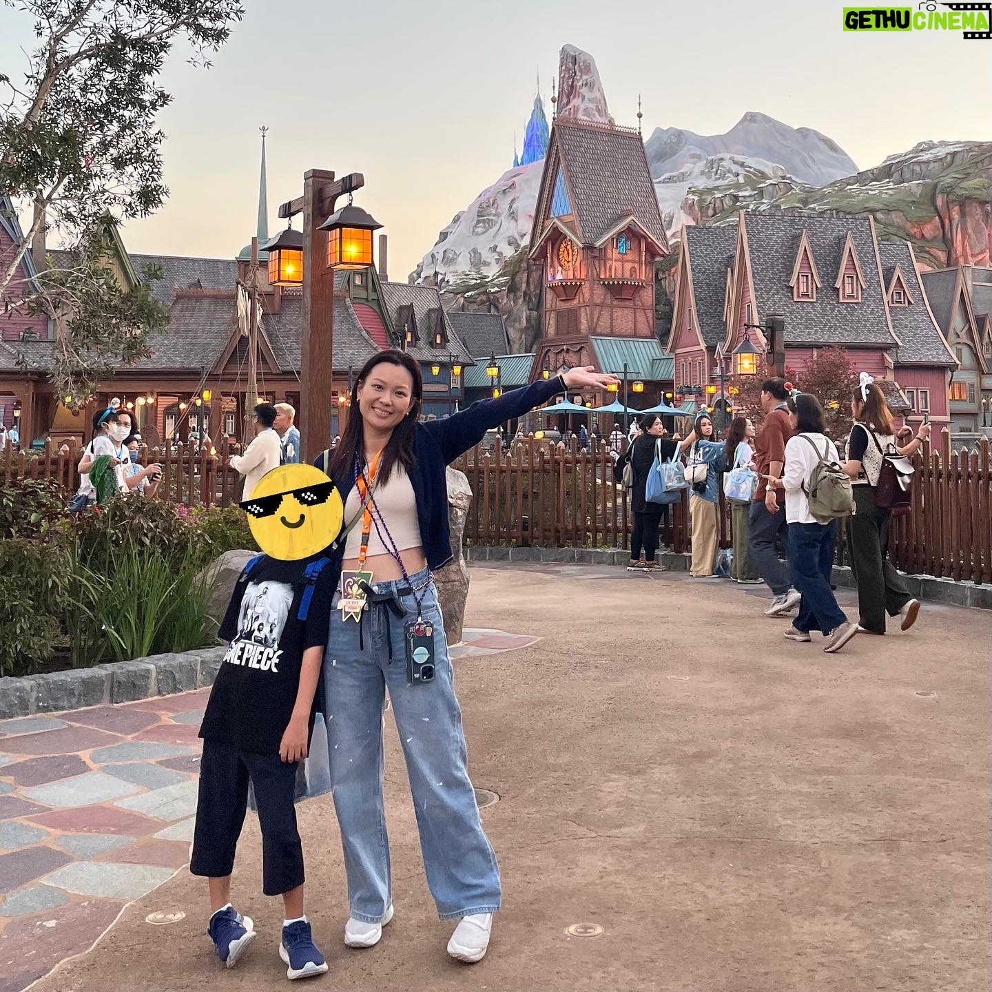 Ronald Cheng - 17.9K Likes - Disney真有我心,知道我準備緊演唱會Tour,幫我安排好曬小朋友嘅課外活動😎👍🏻
#WorldOfFrozen #ForTheFirstTimeInNovember #LetItGo #LetItGoLikeNeverBefore #DisneyMomentsHK #HKDisneyland @hkdisneyland