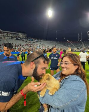 Ronald Gladden Instagram - Thank you so much @sandiegowavefc for having me be the wave maker. Was great to watch the win, bang the drum, and the puppies at the end 😍