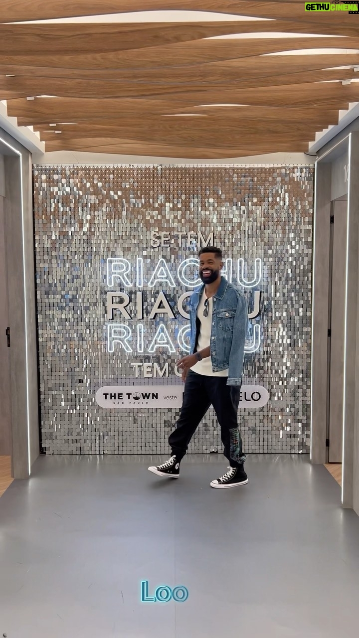 Ronaldo Moura - 371 Likes - Adivinha quem me convidou para curtir o The Town 2023? A Riachuelo @riachuelo marca oficial de moda do festival
Vim garantir o meu look para dar close no The Town 2023 com a Riachu, e confesso que era tanta opção incrĆvel que foi difĆcil escolher um look sóš
Então me ajuda e diz aqui nos comentÔrios qual o seu favorito?
E vocĆŖ, JĆ” escolheu o seu look para o The Town 2023?
A @riachuelo estĆ” com uma coleção incrĆvel, entĆ£o corre para o site ou alguma loja para conhecer e aproveitar o festival cheio de estilo.
#RiachuNoTheTown #TheTownVesteRiachuelo #thetown2023 #publi