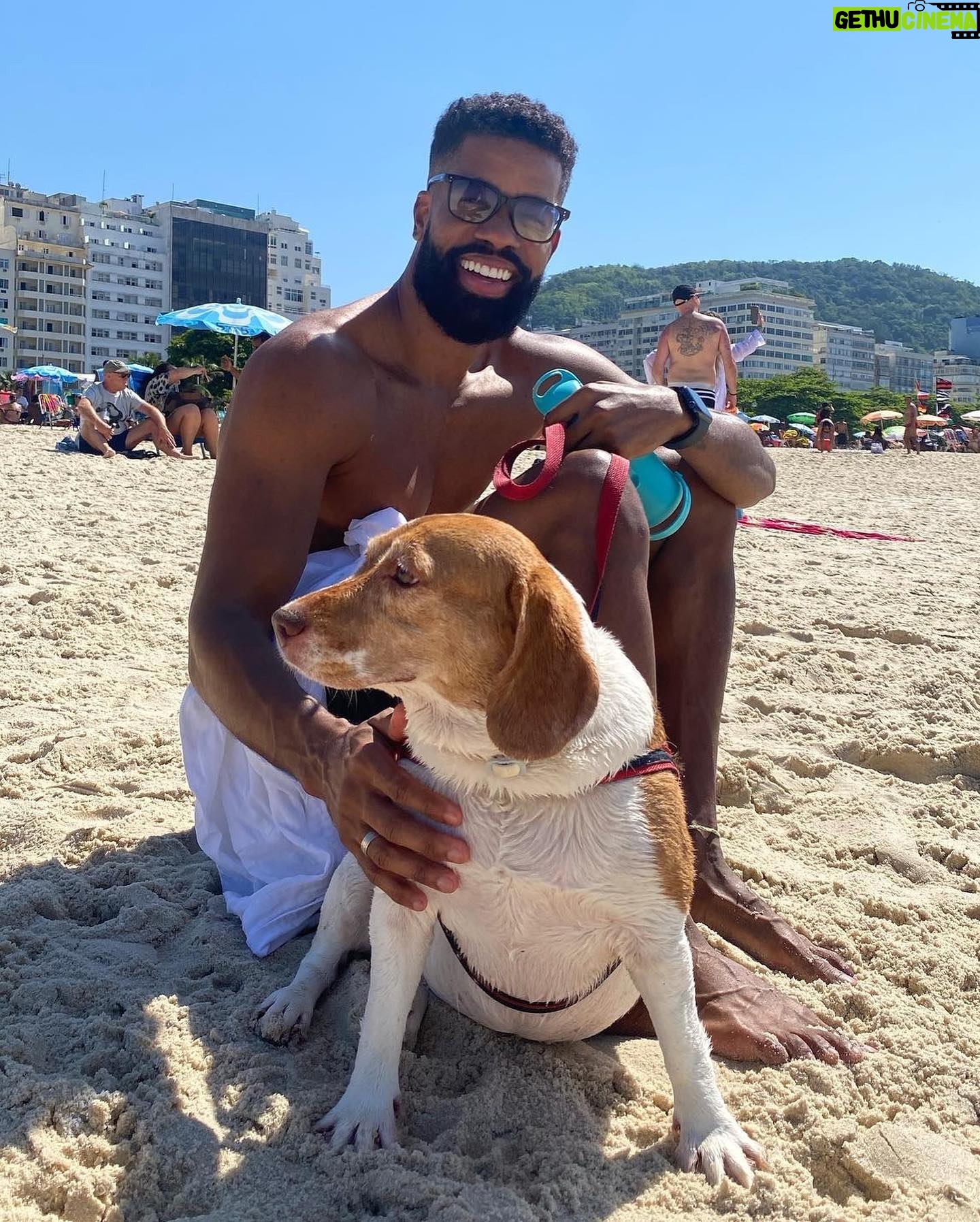 Ronaldo Moura - 453 Likes - Nossa vibe é diferente 🤎
#blackcouples #blacklove