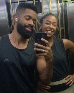 Ronaldo Moura Instagram - Nossa vibe é diferente 🤎

#blackcouples #blacklove