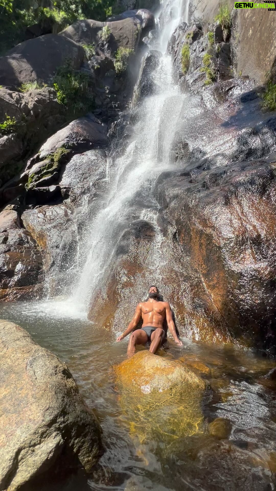 Ronaldo Moura - 3 Likes - Que as Ɣguas doces fluam em nossas vidas, trazendo amor, beleza e prosperidade.