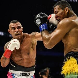 Ronaldo Souza Instagram - Ontem fiz minha estréia no boxe contra a Lenda @vitorbelfort , foi uma luta muito dura  onde eu consegui me superar fisica e mentalmente , o resultado não foi o que esperava infelizmente eu não venci a luta. Mas eu dei o meu melhor. 
Parabéns @vitorbelfort foi um prazer mais uma vez dividir o ringue com você. E parabéns pela linda família.

Yesterday I had my boxing debut against the legend @vitorbelfort , it was a very tough fight where I managed to overcome myself physically and mentally, the result was not what I expected, unfortunately.
I didn't win the fight. But I did my best.
Congratulations @vitorbelfort it was a pleasure to share the ring with you once again. And congratulations on the beautiful family.