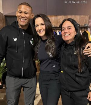 Ronaldo Souza Instagram - De volta ao Mundial de Jiu Jitsu. Ver de uma outra perspectiva foi uma experiência incrível. Estou muito feliz pois consegui rever os amigos de competição e não vejo a hora de voltar a Pyramid com meus alunos @jacaremartialarts 🐊👊🏿. 
Parabéns a todos os competidores 👏🏽👏🏽
O que vocês acharam desse mundial ? 

Back to the Jiu Jitsu Worlds. Seeing it from another perspective was an amazing experience. I'm very happy because I was able to see my competition friends again and I can't wait to return to Pyramid with my students from @jacaremartialarts 🐊👊🏿.
Congratulations to all competitors 👏🏽👏🏽
What did you think of this Jiu Jitsu Worlds?