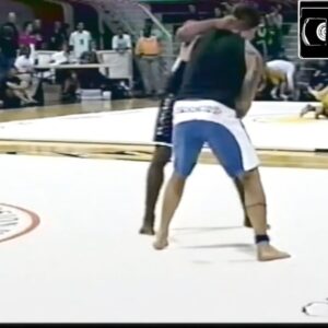 Ronaldo Souza Instagram - ADCC 2005 - @RonaldoJacare ficou campeão da categoria até 88 kgs finalizando 3 de suas 4 lutas, separamos as 3 finalizações dessa lenda do jiu-jitsu brasileiro. 🐊🇧🇷🐊 @adcc_official

Vídeo: @grapplingroots 
Edição: @jiujitsubrasiloficial

#jiujitsubrasiloficial #bjj #jiujitsu #grappling