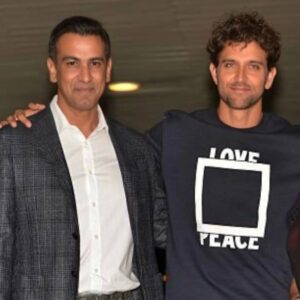 Ronit Roy Instagram - Happy Birthday Duggu ❤️ Love you. Have a glorious 50th and wish you a stupendous next 50! We have to take some new photos together. For that we must meet soon😁 @hrithikroshan