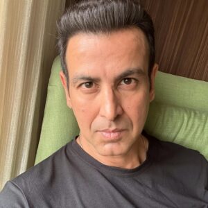 Ronit Roy Instagram - If only the 18-year-old me could see how far I’ve come! From being a teenager who had no clue about life to becoming this version of myself  and taking on every challenge that life has thrown at me, I truly have come a long way! Here’s to loving your own self and patting yourself on the back for all that you have made out of life !! #ThankYouForComingRonit
#IHaveComeALongWay
#ThankYouForComing In Cinemas on 6th October❤ @rohitboseroy