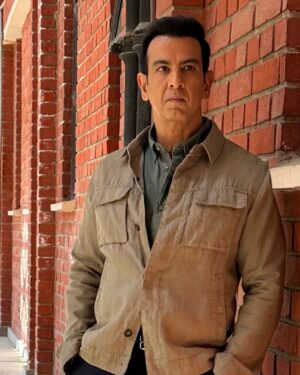 Ronit Roy Instagram - Early early morning shoot today. #newfilm #shootdiaries #aajjaanekizidnakaro  #lucknow #ronit #ronitboseroy #ronitroy #ronitians #ronitboseroylovers #ronitroyfans #ronitroystyle