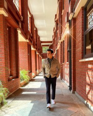 Ronit Roy Instagram - Early early morning shoot today. #newfilm #shootdiaries #aajjaanekizidnakaro  #lucknow #ronit #ronitboseroy #ronitroy #ronitians #ronitboseroylovers #ronitroyfans #ronitroystyle