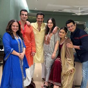 Ronit Roy Instagram - Our Diwali was a quiet fam affair. Lots of good veg food and good conversation. Happy Diwali and have a spectacular year ahead