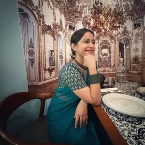 Ronjini Chakraborty Instagram - Nobomi evening felt like 💚

#pujo2023♥️ 

Shubho bijoya and a very happy Dussehra 💚🌻