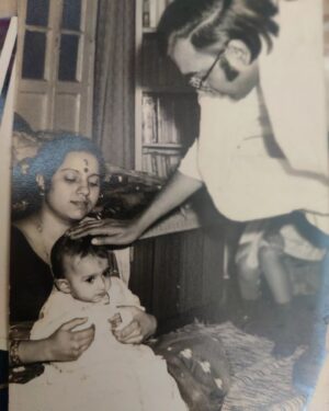 Ronjini Chakraborty Instagram - Happy birthday to my most beautiful and strong mommy ❤️❤️❤️

1. Mommy tying her hair 
2. Mommy with baba and dada 
3.4. Mommy on her honeymoon
5. Mommy smiling 
6. Mommy and me