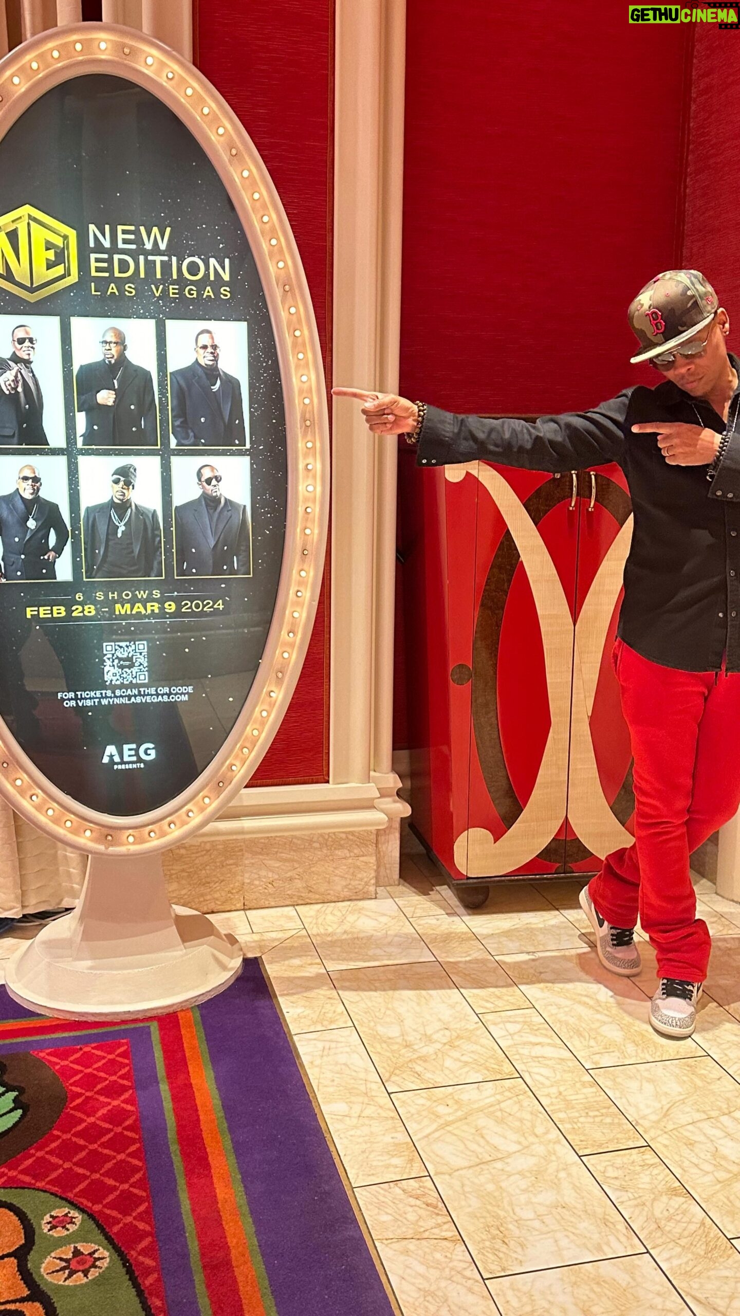Ronnie DeVoe - 4.8K Likes - #NE4LIFERS, I got 2 tickets to the 1st night of our #LasVegasResidency to give away! Itās for tomorrow night, Wednesday, 2-28-2024!
The Question is, whatās the RDās Private Line phone number that I put in the credits of one of our albums?
1st one to answer gets the tickets! Announcement tonight between 7-8pm west coast.
-RBDJr
#OneLoveā¦!
#DeVoeTeD