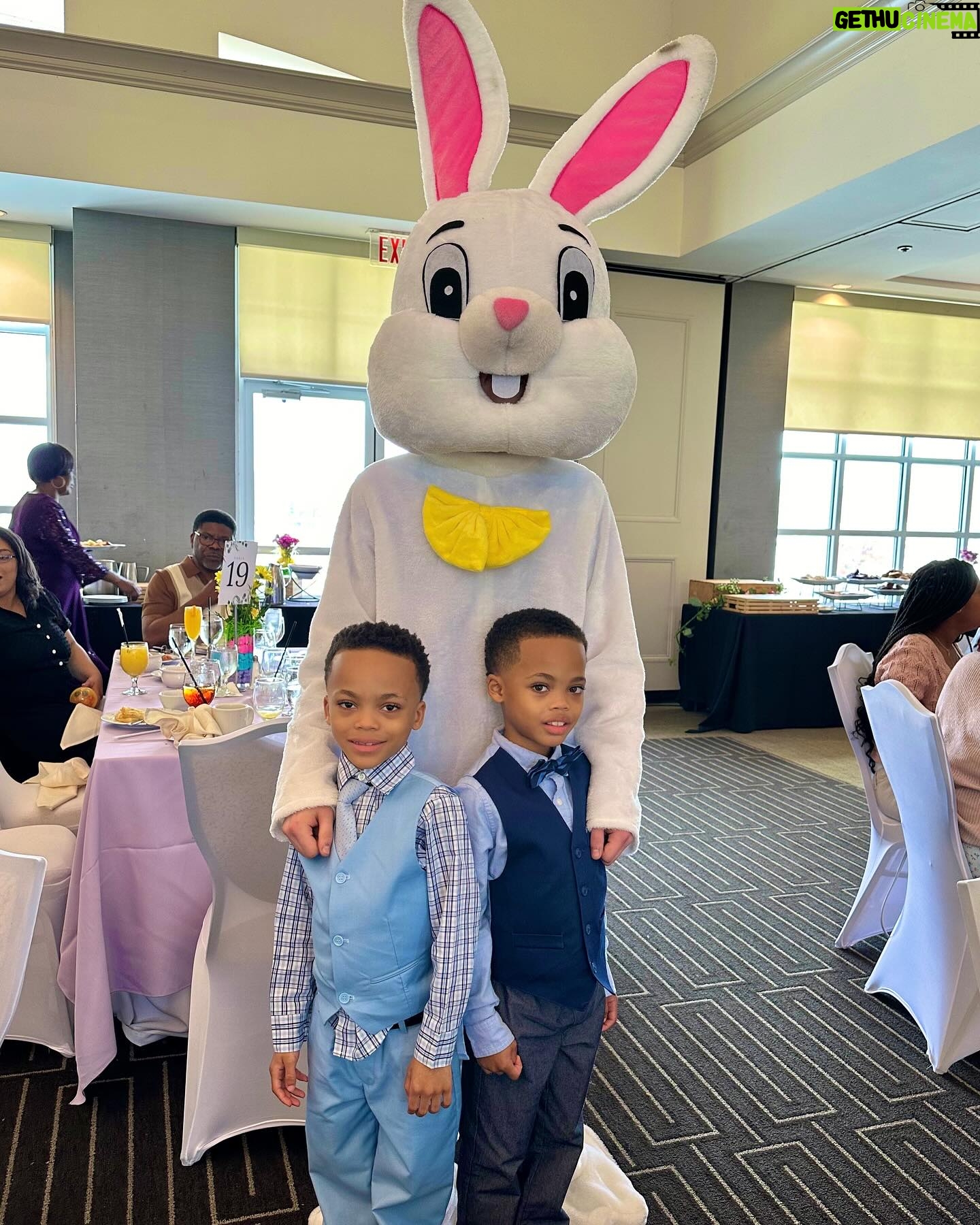 Ronnie DeVoe - 18.3K Likes - Happy Easter from the DeVoeās!
#ResurrectionSunday
#DeVoeted